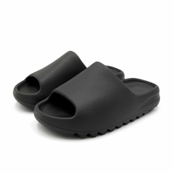 Yeezy Other - NWOT ADIDAS YEEZY SLIDE SANDALS IN BLACK ONYX SIZE 11